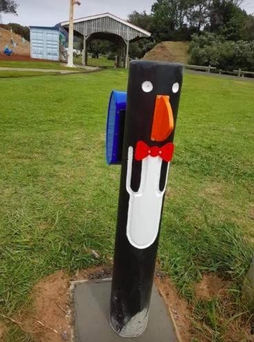 High On Penguin Exterior foto